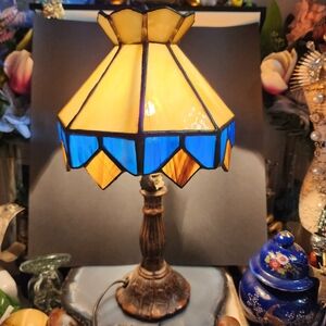 Vtg Stained Glass Table Lamp